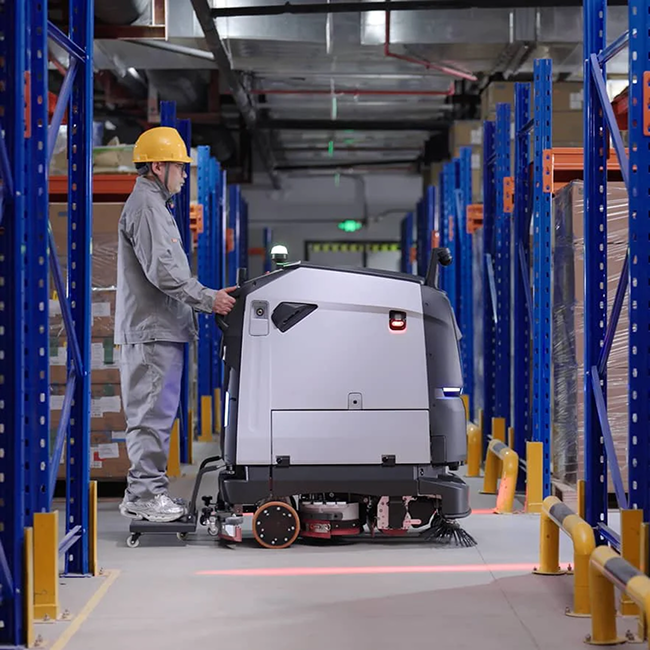 PUDU BG1 Series - AI-Native Large Scrubber-Dryer Robot